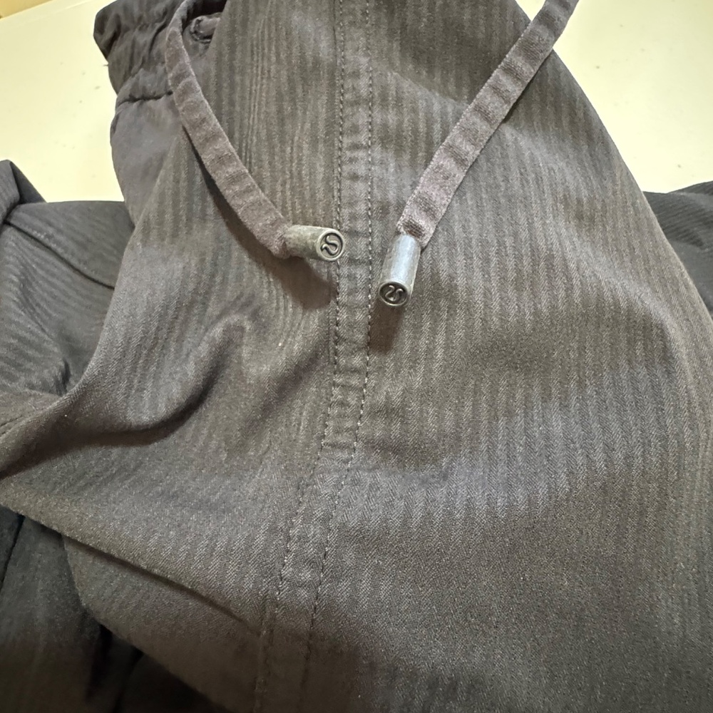 Lululemon Beyond the Studio Jogger in Black Color Size 8 - Picture 16 of 16